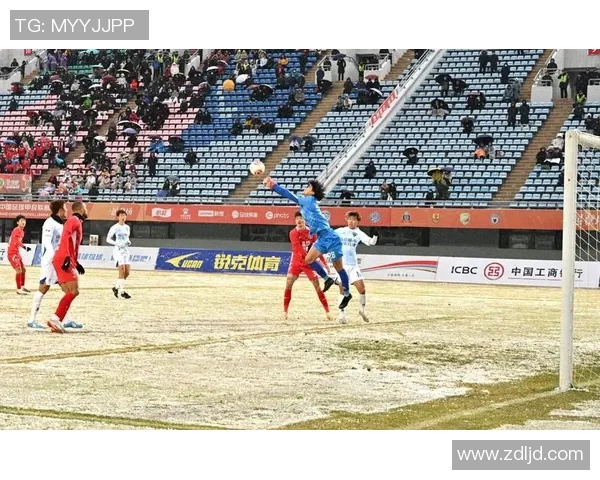 1月30日足球界聚焦:明星球员精彩表现与赛场背后的故事揭秘